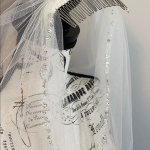 Beautiful Finger Tip Bridal Veil